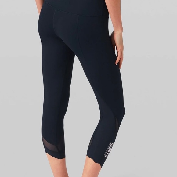 lululemon athletica Pants - Lululemon Wunder under scalloped trim tight Barry’s Bootcamp branded lululemon